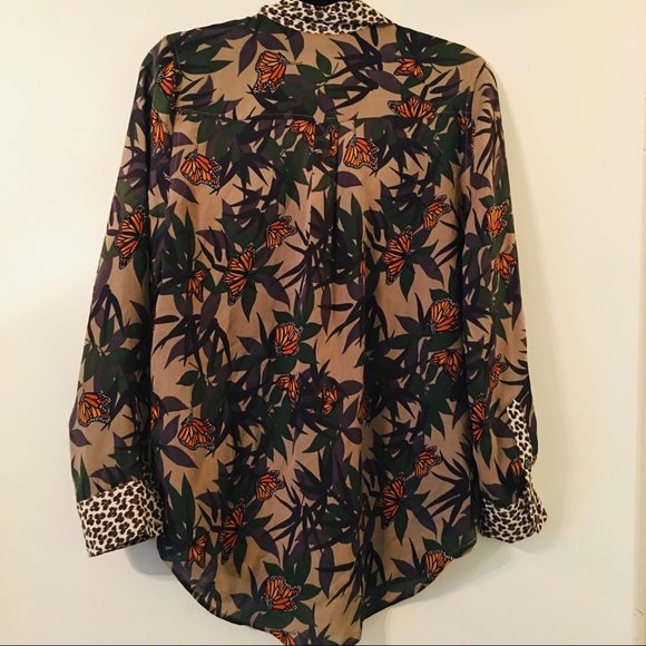 SOLD Equipment Silk Blouse Size S - Picture 4 of 5